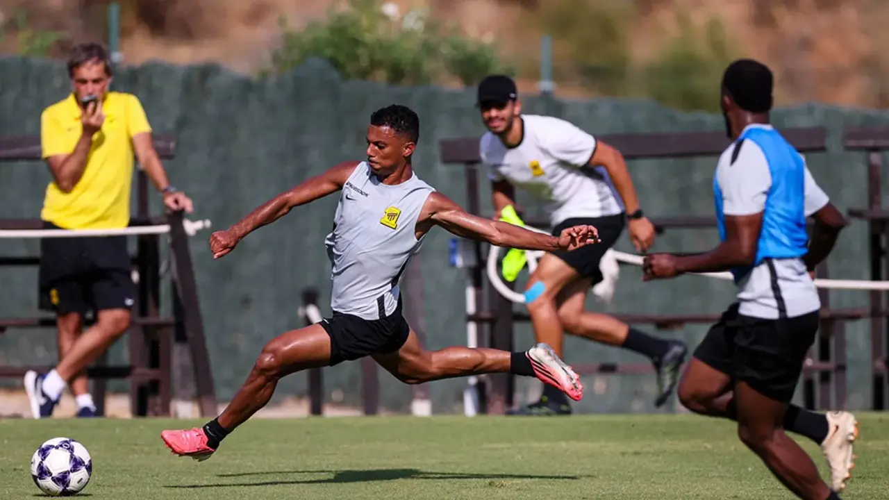 مباراة ودية تجمع الاتحاد السعودي وملقا: تفاصيل الموعد والقنوات الناقلة